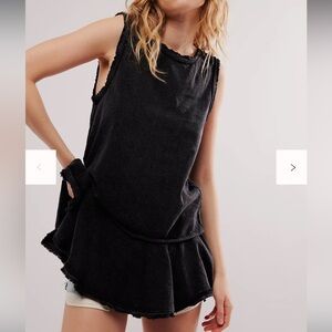 NWT - Sold Out - We The Free - Tunic Tank in Charcoal - Distressed Hems - SZ M